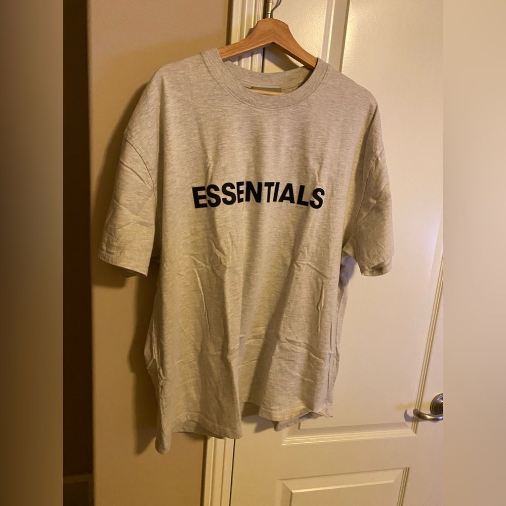 Essentials tshirt (gray)